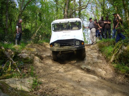 descendre une marche, stage de pilotage, stages de pilotage, �cole de pilotage, cartes cadeaux, carte cadeau, raid 4x4, raid aventure, Raid Maroc, raid f�minin, trajectoire, sport m�canique