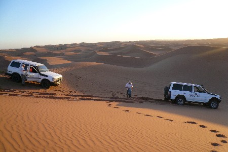 raids 4x4, raids au Maroc, aventure au Maroc, stage de pilotage dans le d�sert Marocain, r�veillon dans le d�sert, r�veillon, dans les dunes, r�veillon berbert, 