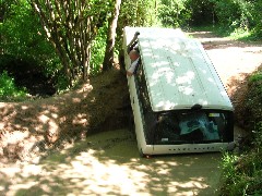 stage de pilotages, stage de pilotage, �cole de pilotage, cartes cadeaux, carte cadeau, raid 4x4, raid aventure, Raid Maroc, coffrets cadeaux, range rover en franchissement sur une marche extr�me