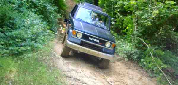 Formation à la conduite tout terrain Pilotage 4X4 Groupes et entreprises Galerie Sensibilisation à la conduite en terrain difficile - Galerie 4