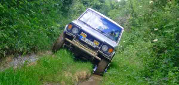 Formation à la conduite tout terrain Pilotage 4X4 Groupes et entreprises Galerie Sensibilisation à la conduite en terrain difficile - Galerie 13