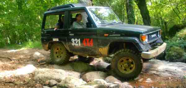 Formation à la conduite tout terrain Pilotage 4X4 Groupes et entreprises Galerie Sensibilisation à la conduite en terrain difficile - Galerie 16