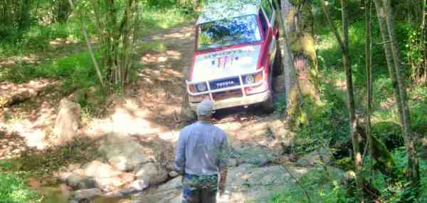 Formation à la conduite tout terrain Pilotage 4X4 Groupes et entreprises Galerie Sensibilisation à la conduite en terrain difficile - Galerie 18