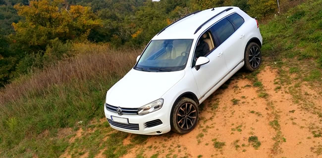 Piloter son SUV en sécurité sur un centre tout-terrain