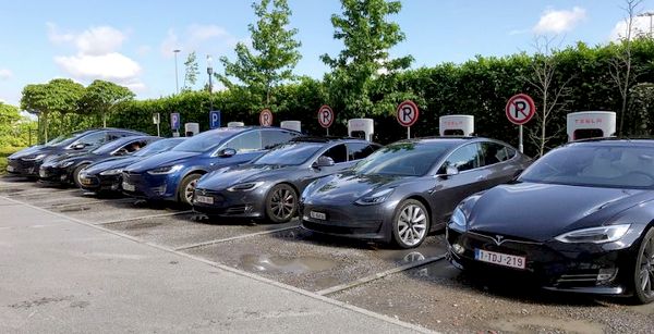 Cette voiture électrique change de couleur instantanément et c'est loin  d'être inutile ! - NeozOne